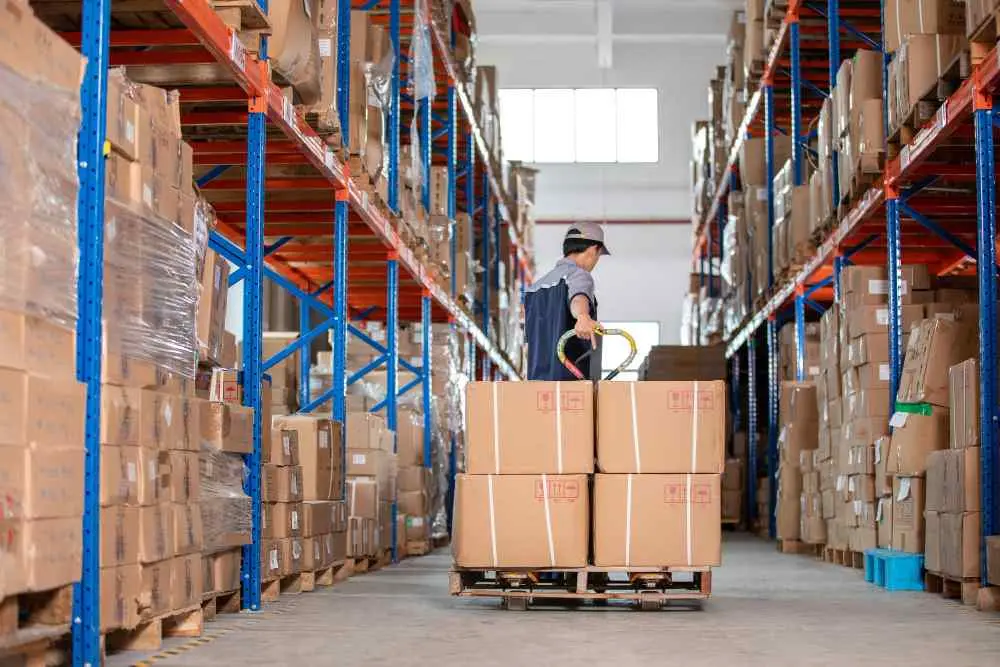 Personal and Warehouse Storage Solutions Dubai