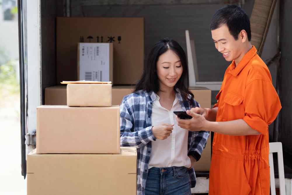 Safe, quick, and stress-free moving services by expert packers in Dubai